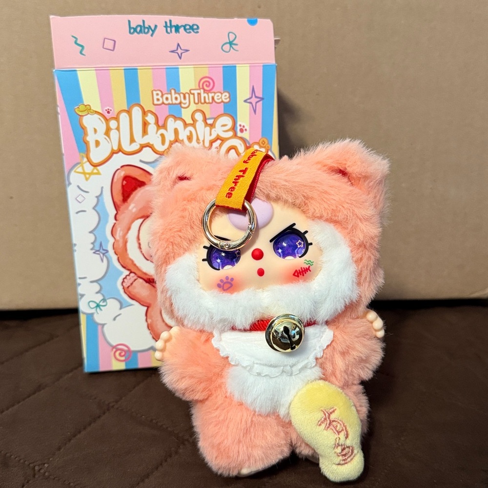 Baby Three Billionaire Cat keychain